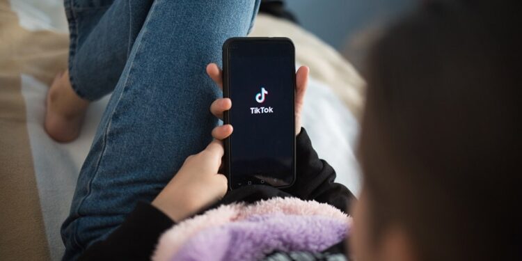 Tiktok aumenta o ROAS de quem investe na plataforma